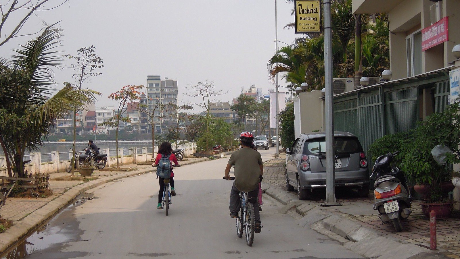 Cycle Around West Lake Hanoi Half Day